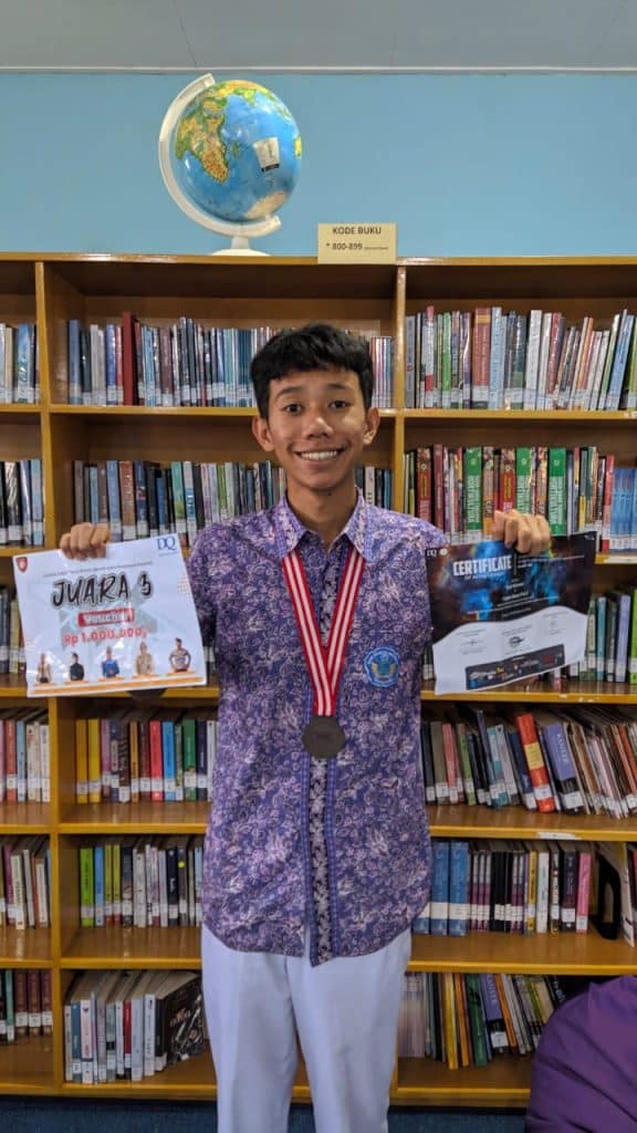 SISWA SMK NEGERI BANSARI RAIH JUARA 3 LOMBA CIPTA PUISI TINGKAT NASIONAL DALAM RANGKA WONDERKIND FESTIVAL KE-9