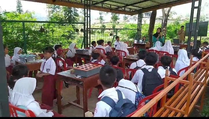 KUNJUNGAN SISWA SD NEGERI 1 MUDAL DALAM RANGKA IMOLEMENTASI PROJECT P5 DALAM BIDANG AGRIBISNIS TANAMAN
